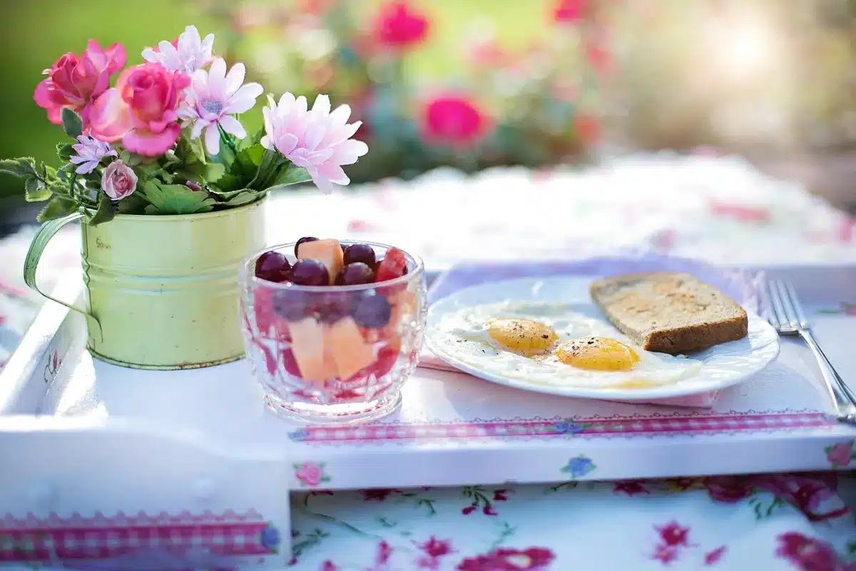 Assiette équilibrée avec protéines maigres et légumes non féculents autorisés