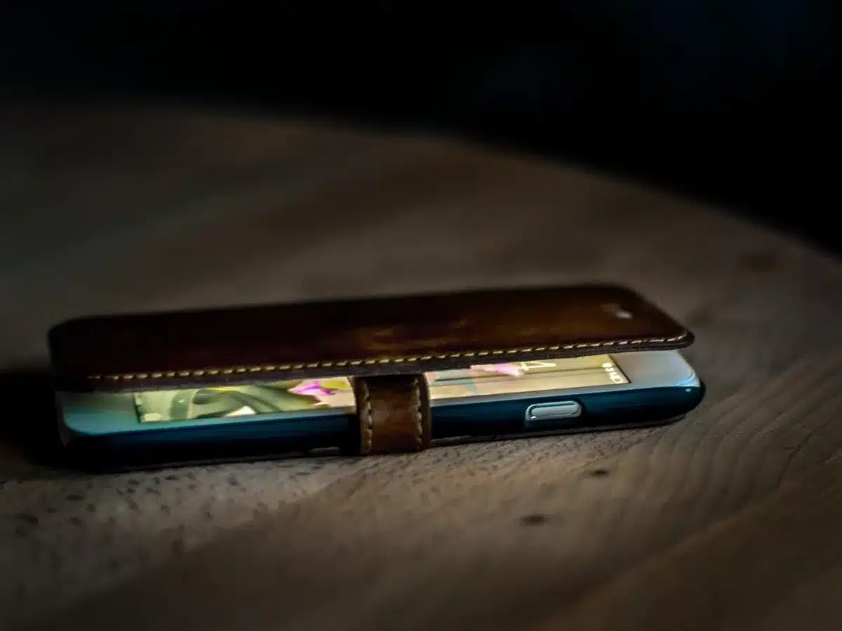 Téléconsultation sur smartphone illustrant un accès médical immédiat
