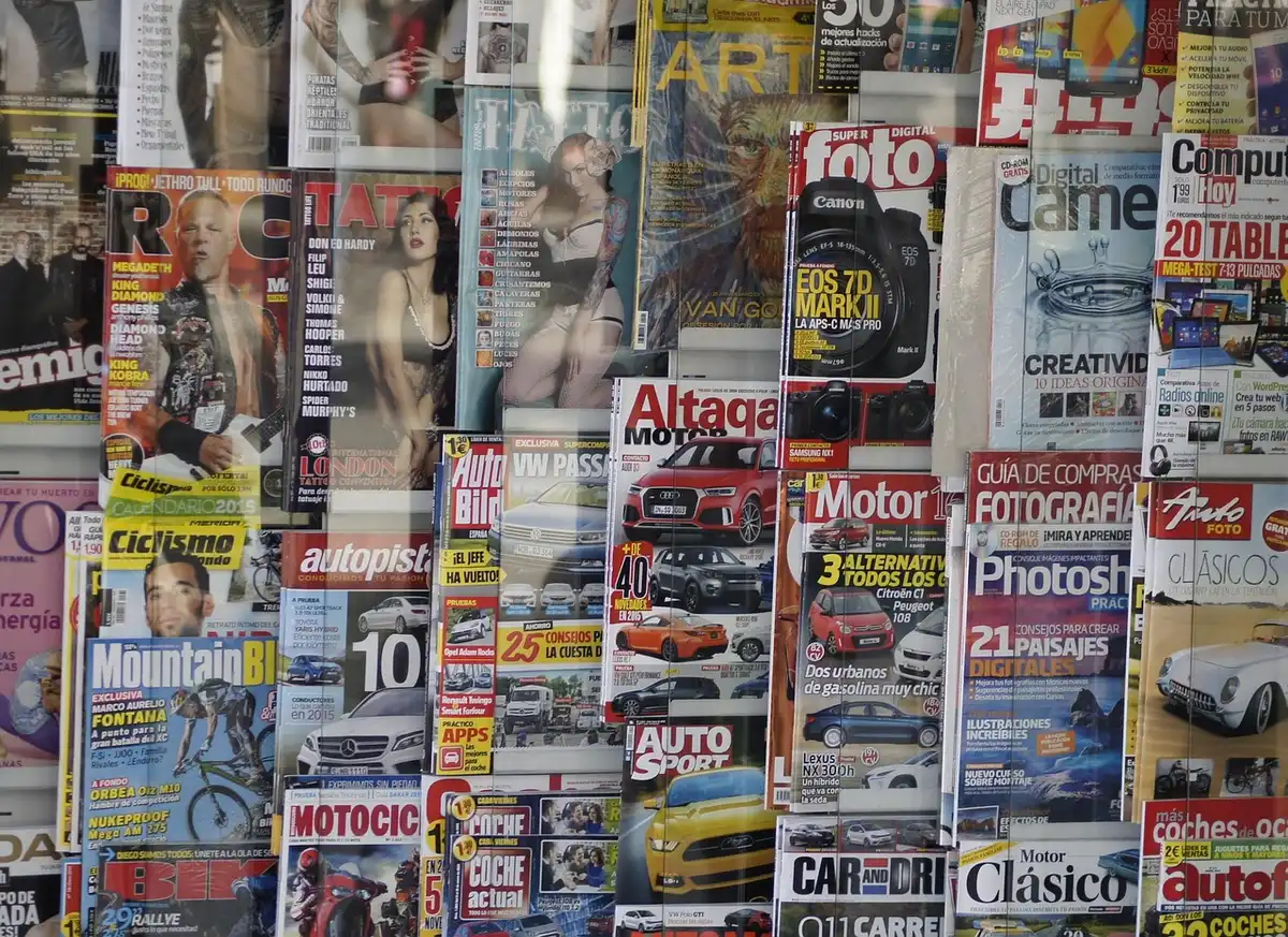 Cabine de téléconsultation dans une pharmacie en pleine journée